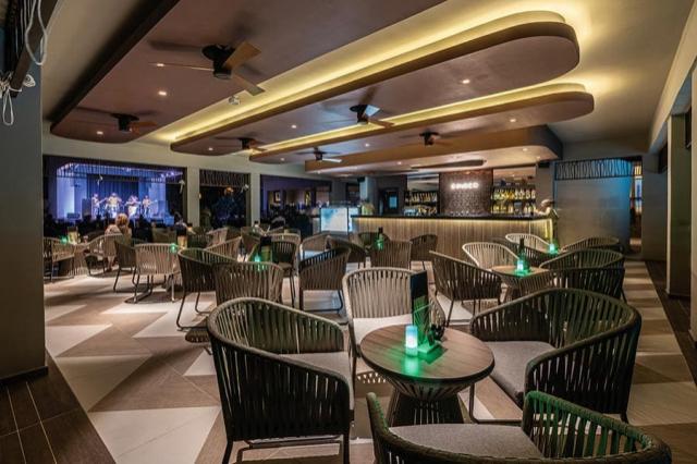 bar-lounge-riu-palace-zanzibar-2_tcm55-229443