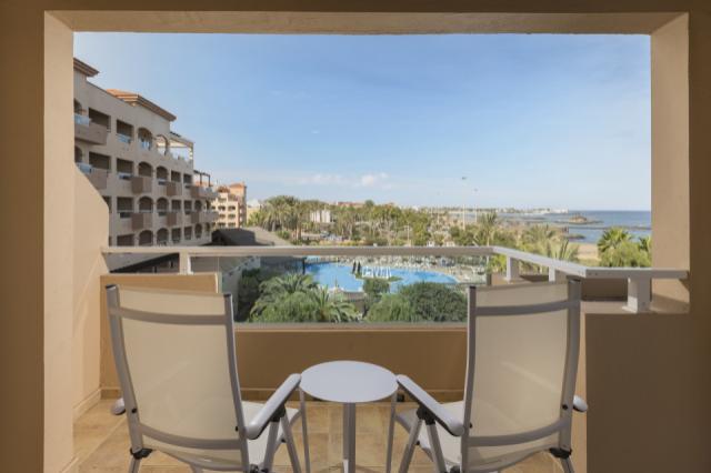 4 Terrace & View