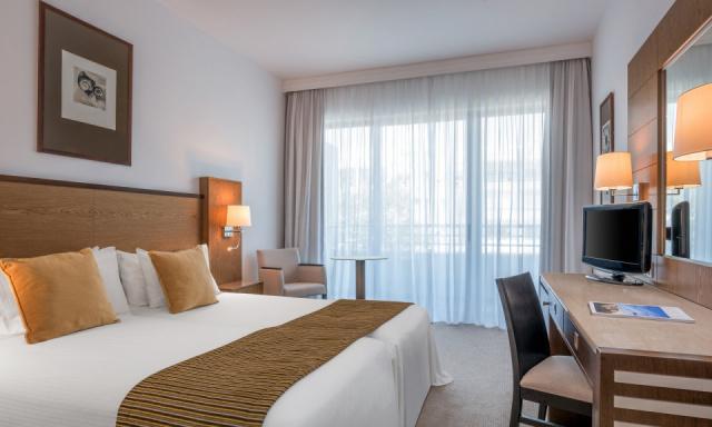 Limassol-Mediterranean Beach Htl-deluxe-room-inland-view