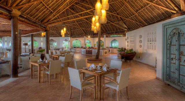 Bluebay Beach Resort-restaurant-slide-2
