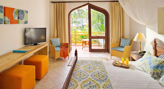 Bluebay Beach Resort-Superior-Room