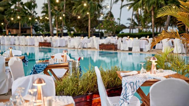 tui-blue-bahari-zanzibar-pool-dinner