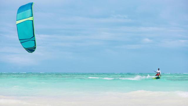 tui-blue-bahari-zanzibar-kitesurfing