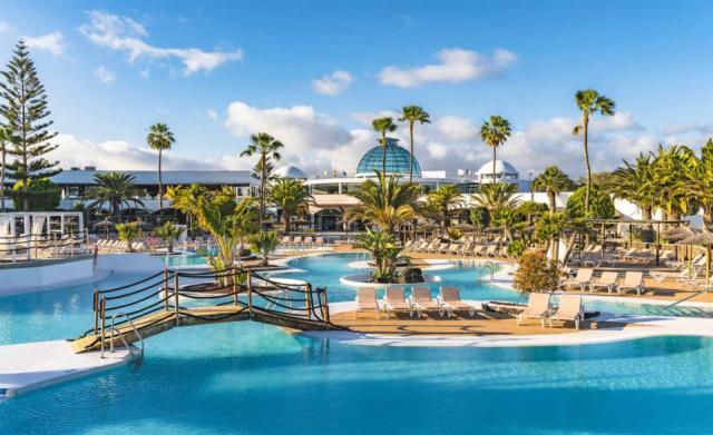 01-Pool-Area_2