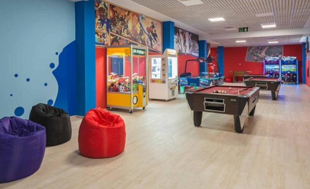 02-Games-Room