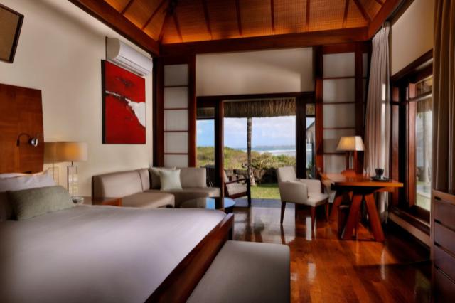 8_Shanti-Maurice-Resort-_-Spa_Shanti-Villa_Bedroom_02