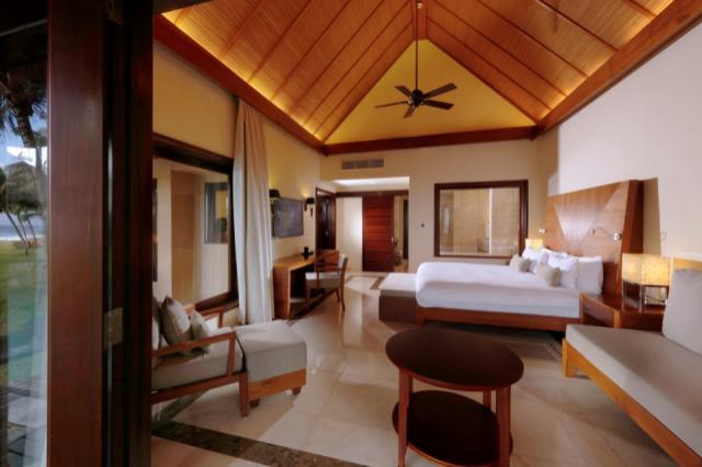 4_Shanti-Maurice-Resort-_-Spa_Oceanview-Double-Suite-Pool-Villa