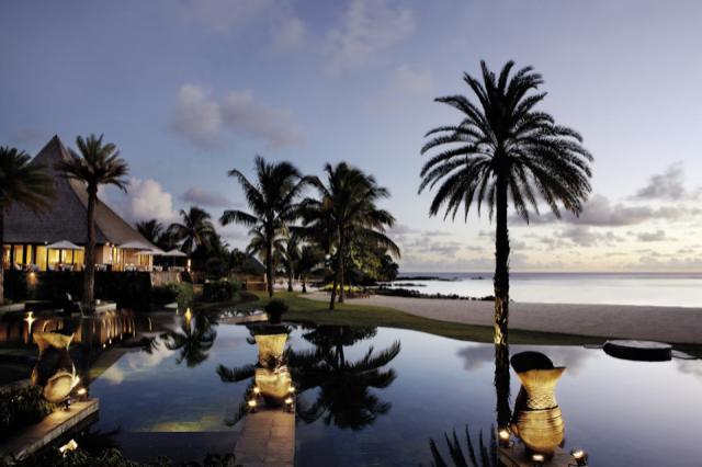SHM_Stars_Sunset-Pool-View_RGB