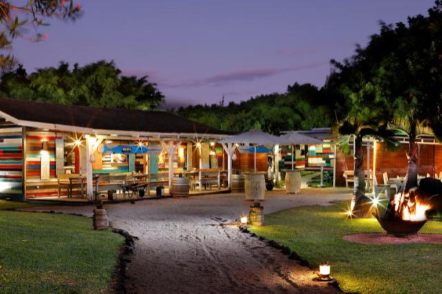 Shanti-Maurice-Resort-_-Spa_Rum-Shed-Bar-_-Grill_01