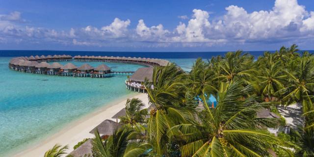 Vilu Reef Island Resort
