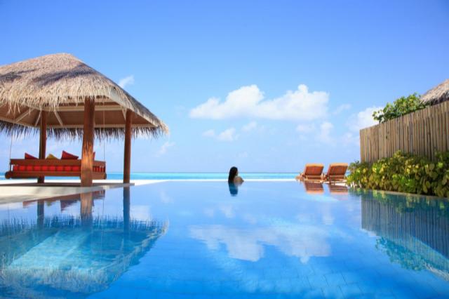 Vilu Reef Island Resort