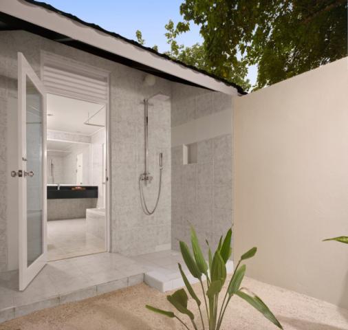 Villa Nautica - Beach Villa - Shower - 4K
