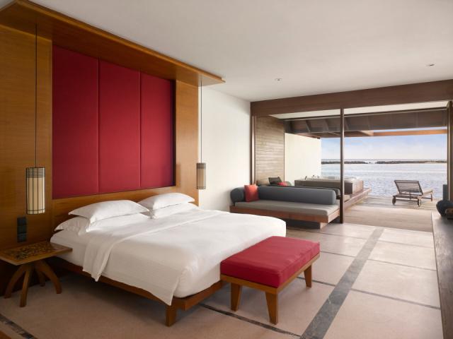 Villa Nautica - Water Villa with Whirlpool - Bed - 4K
