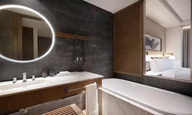 king-bathroom