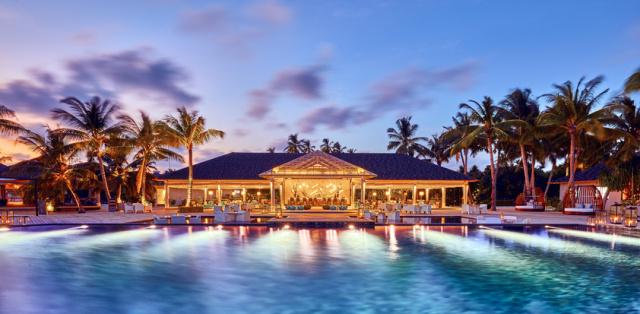 NH_Collection_Maldives_Havodda_Resort_Restaurant_Thari_Bar_Pool