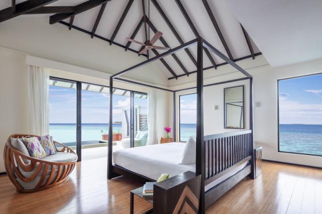 NH_Collection_Maldives_Havodda_Resort_Guest_Room_Over_Water_Poo
