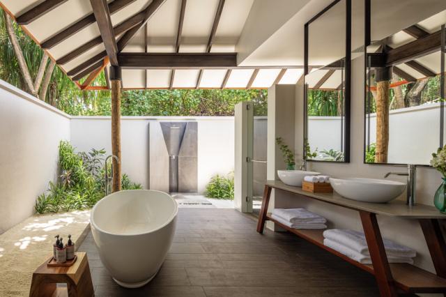 NH_Collection_Maldives_Havodda_Resort_Guest_Room_Sunrise_Beach_
