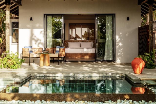 NH_Collection_Maldives_Havodda_Resort_Guest_Room_Sunrise_Beach_