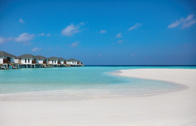 NH_Collection_Maldives_Havodda_Resort_Beach_Lifestyle