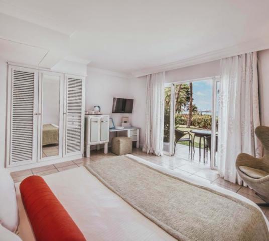 ambre_rooms_deluxe_sea_facing_1