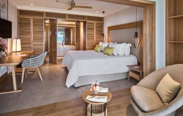 sb-premium-beach-front-room-2