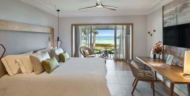 sb-premium-beach-front-room-1