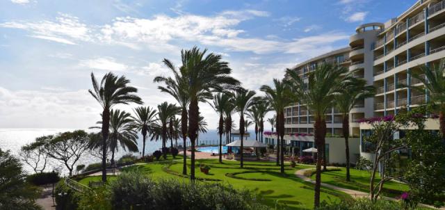 5-star-hotel-madeira-with-spa-outside
