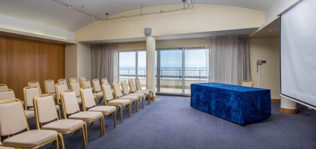 5-star-hotel-madeira-with-spa-meeting-room-colombos
