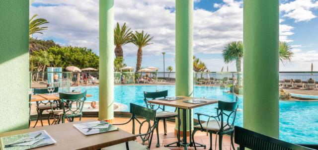 all-inclusive-hotel-madeira-restaurant-pool-view2