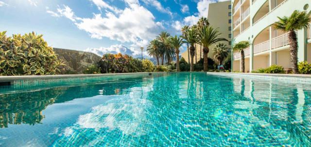 all-inclusive-hotel-madeira-pool-garden