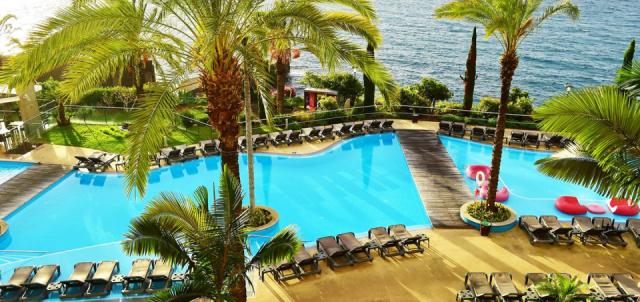 4-star-hotel-madeira-pool