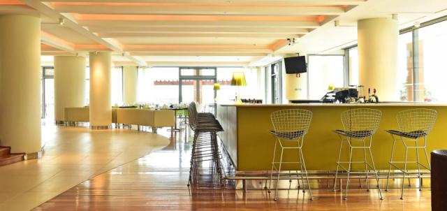 4-star-hotel-madeira-bar