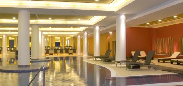 hotel-funchal-indoor-pool