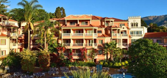hotel-funchal-near-beach2
