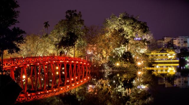 thue-huc-bridge-2123648_1280