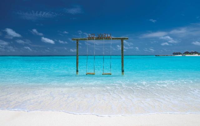 VARU-by-Atmosphere-AERIALS-AND-GENERICS-WATER-SWING-10_2022