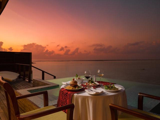 VARU-by-Atmosphere-VILLAS-WATER-VILLAS-IN-VILLA-DINNER-SETUP-12
