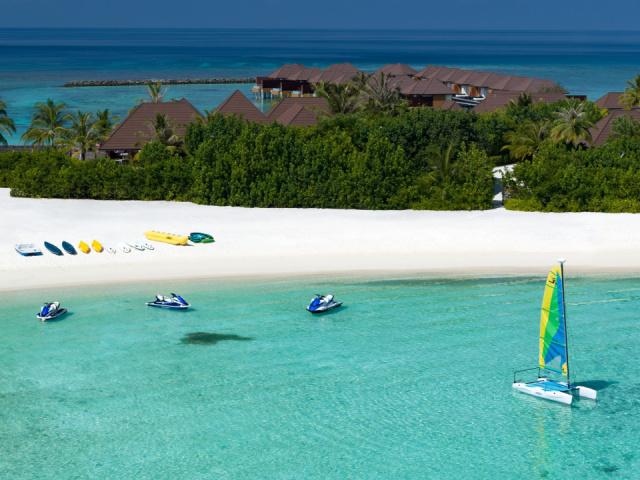 VARU-by-Atmosphere-ACTIVITIES-AND-SERVICES-WATER-SPORTS-BEACH-1