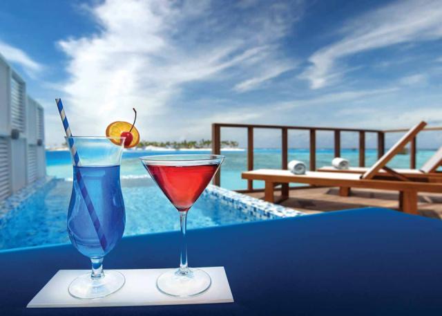 OBLU-SELECT-AT-SANGELI-WATER-VILLA-WITH-POOL-COCKTAILS-AND-VIEW