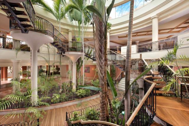 fuesi-lobby-6525-hor-clsc