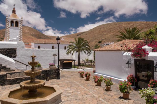 fuesi-attraction-betancuria-6495-hor-clsc