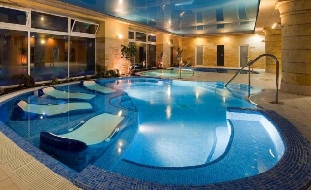 Spa_medence