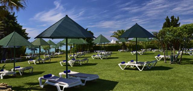 4-star-hotel-armacao-pera-pool-rest
