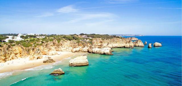 destination-alvor-beach-view-viking