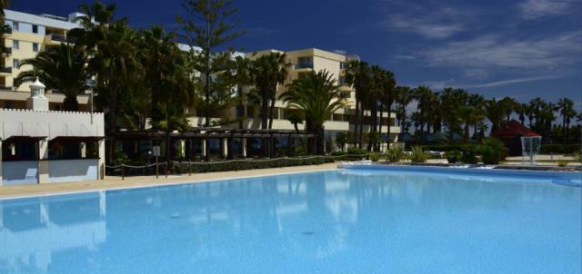 4-star-hotel-armacao-pera-front