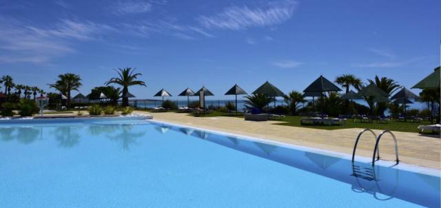 4-star-hotel-armacao-pera-view-pool