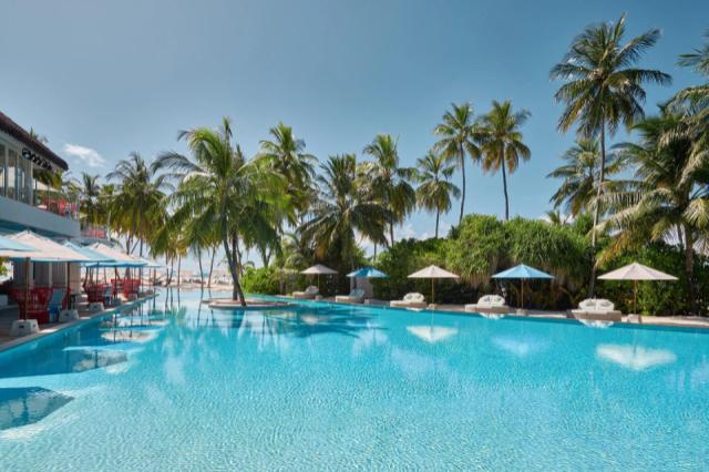 luxury-resort-maldives-seaside-collection-finolhu-pool-1