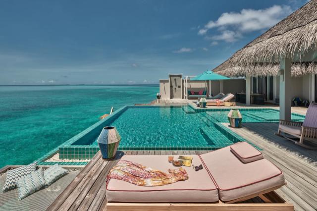 luxury-resort-maldives-finolhu-rooms-rockstar-villa-terrace-rel