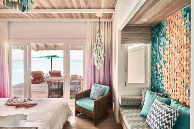 luxury-resort-maldives-rooms-rockstar-villa-bedroom-with-ocean-