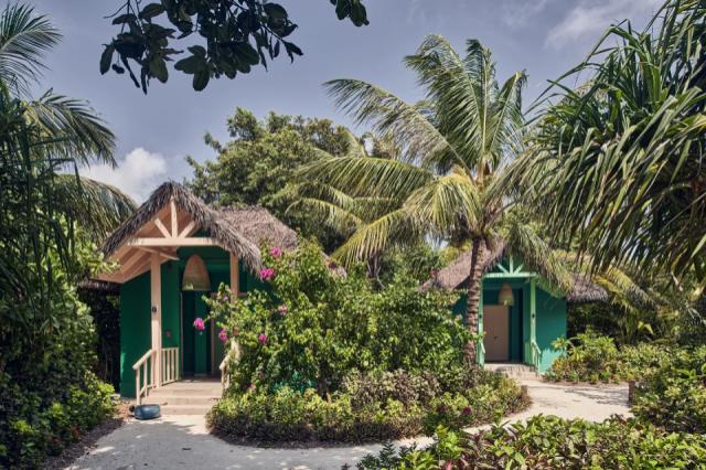 luxury-resort-maldives-spa-huts
